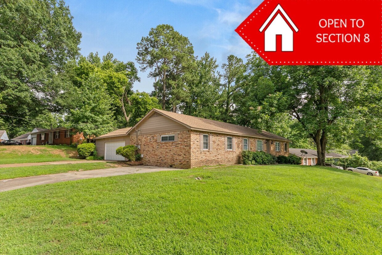 Primary Photo - Completely Renovated 4 bedroom 3 bath home...