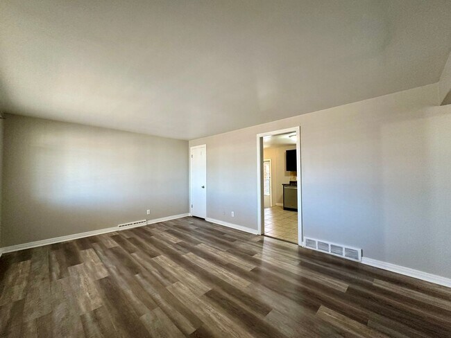 Foto del edificio - Great 3 Bedroom Plus Office In Denver on Q...
