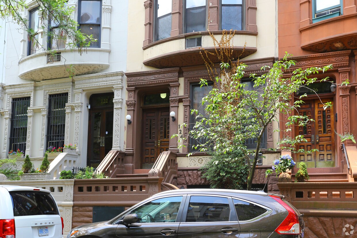 Building Photo - 124 W 80th St
