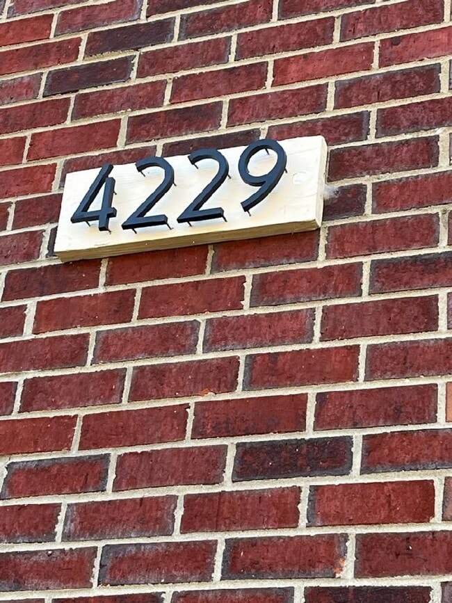 Building Photo - 4229 Glen Hill Manor Dr