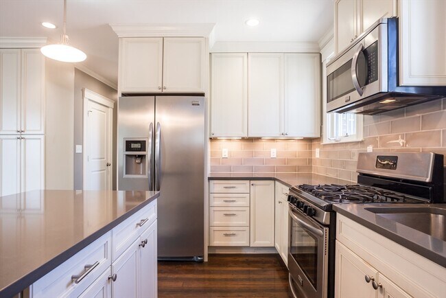 Foto del edificio - 390 Langley Rd