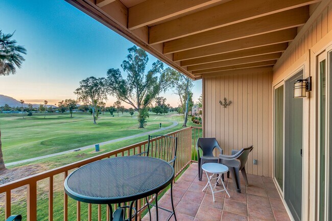 Foto del edificio - 2 bed 2 bath condo in the Heart of Scottsdale