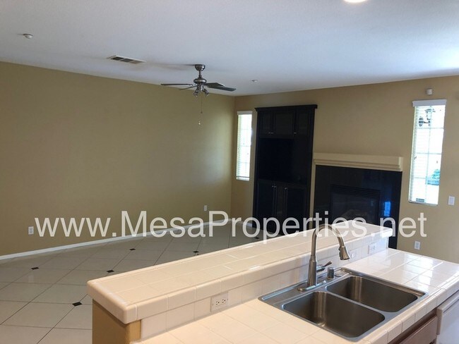 Foto del edificio - 18261 Laguna Pl