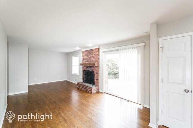 Building Photo - 5616 W 99th St, Overland Park, KS, 66207