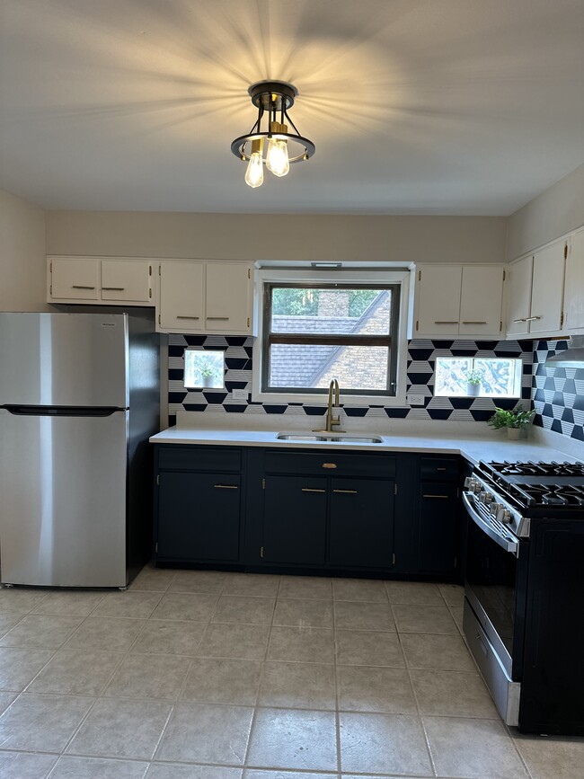 Kitchen - 17752 Dixie Hwy