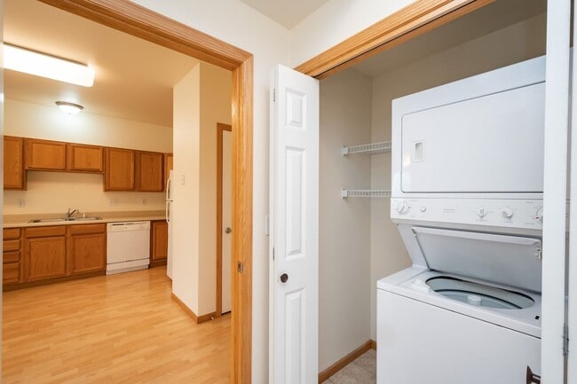 Building Photo - Woodridge Estates