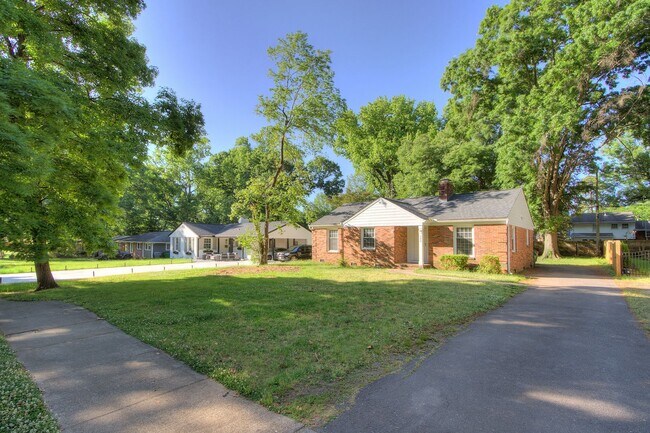 Building Photo - 308 Seneca Pl