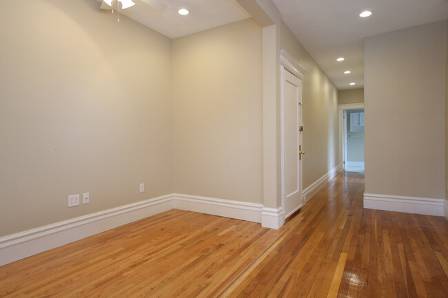 Building Photo - 16 Saint Germain St