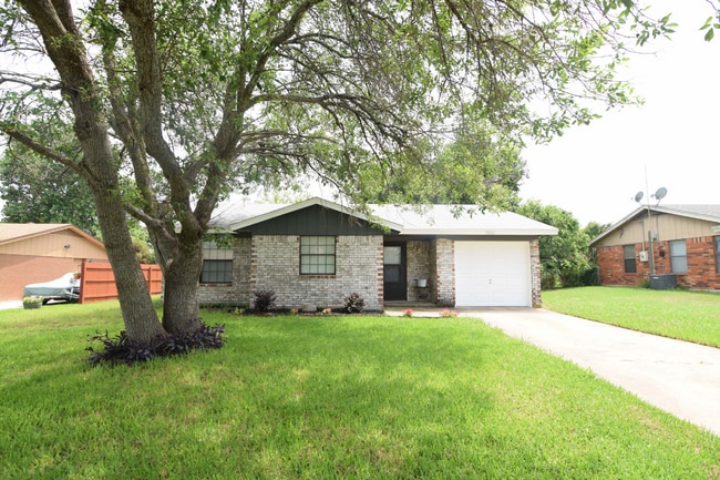 Building Photo - 3802 Pilgram Dr