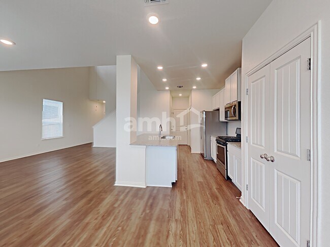 Building Photo - 2714 Wolfcreek