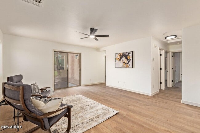 Building Photo - 43949 Sagebrush Trail