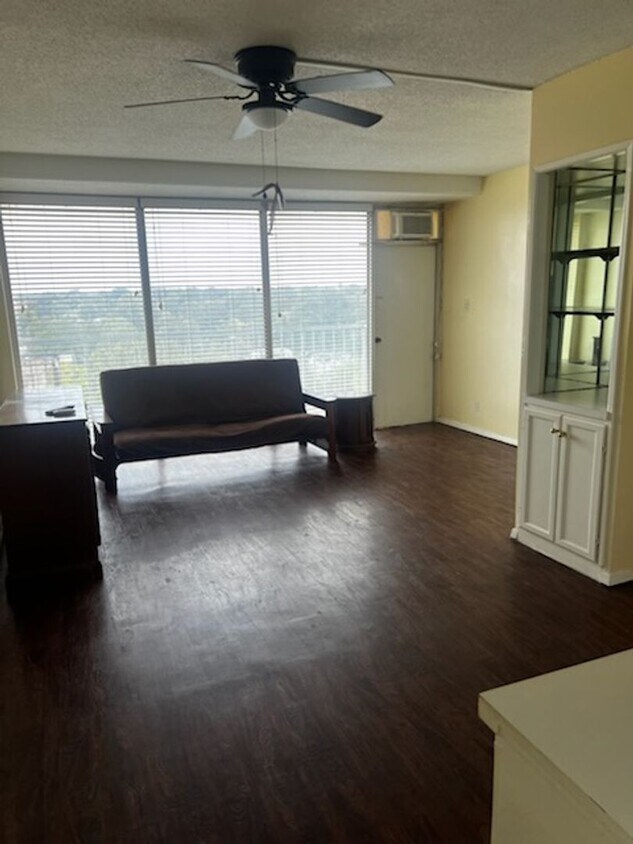 Foto principal - Midtown High Rise Apartment Available Now