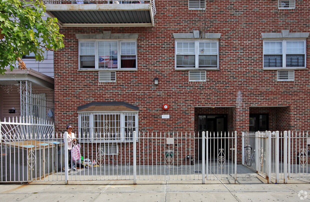 Foto del edificio - 37-45 108th St