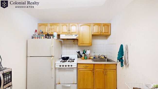 Building Photo - 1069 Beacon St