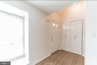 Building Photo - 5002 Shannon Ct