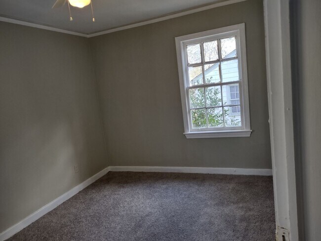 Foto del edificio - 618 Belvedere Rd