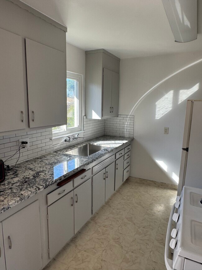 cocina - 2036 Bowling Green Drive