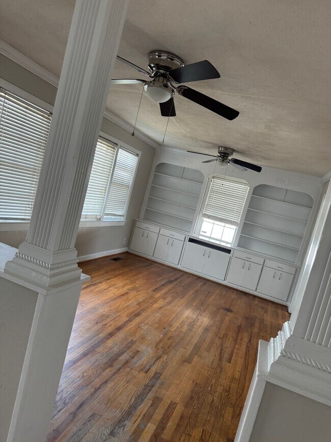 Foto del edificio - 320 W 41st St