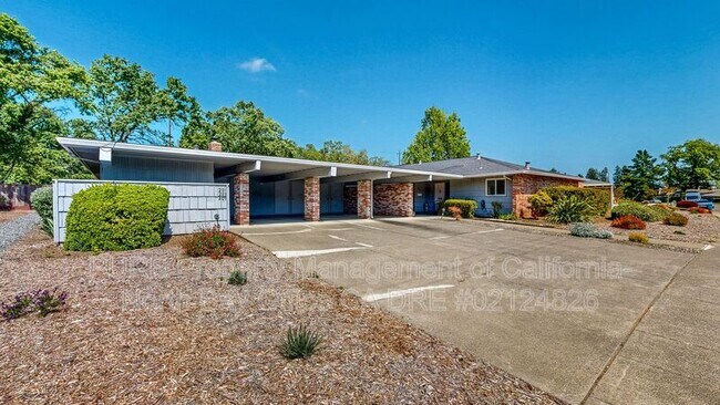 Foto del edificio - 205 White Oak Dr