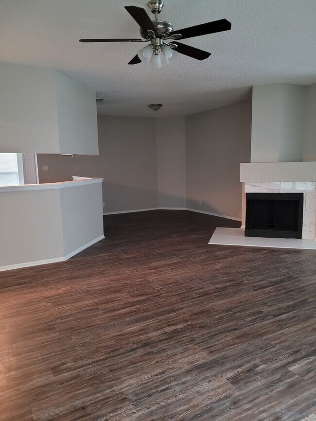 Building Photo - 7526 Oriental Trl San Antonio TX 78244