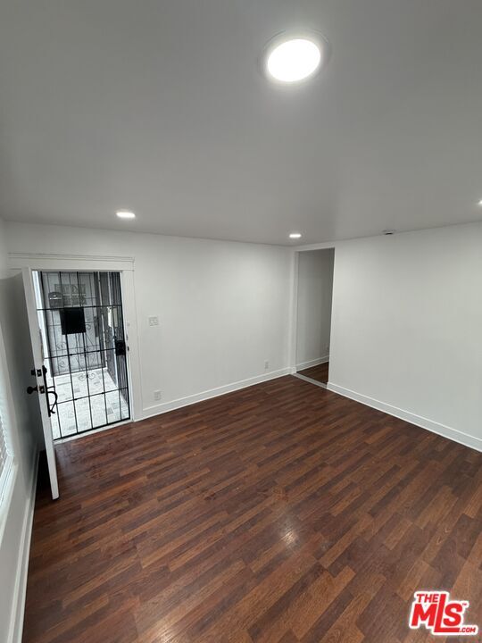 Building Photo - 120 N Ave 25