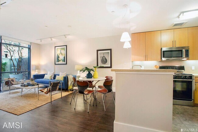 Building Photo - 1 br, 2 bath House - 818 Van Ness Ave #204