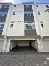3103 S Dakota Dr