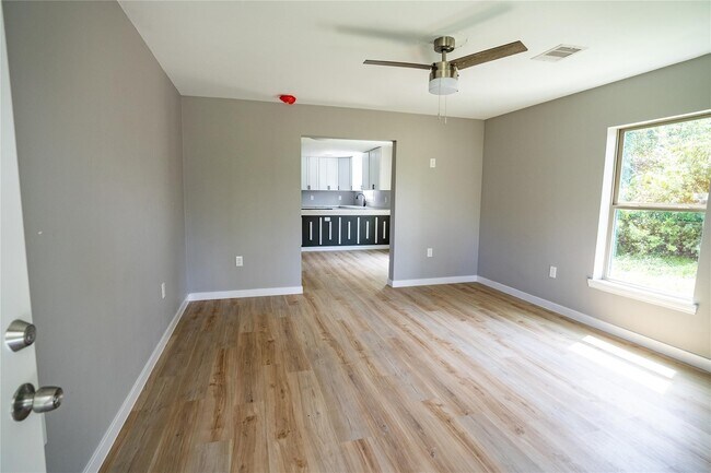 Foto del edificio - 3118 Memel St