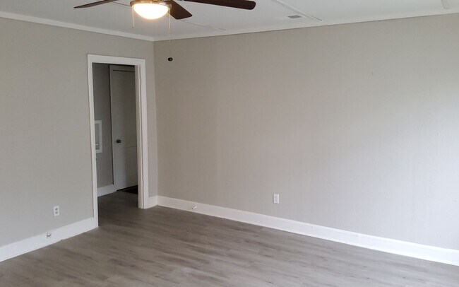 Foto del edificio - 1155 S Greer St