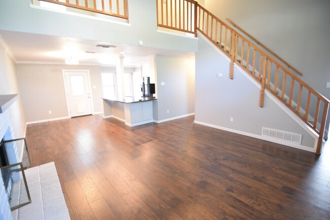 Building Photo - 711 Brazos Dr