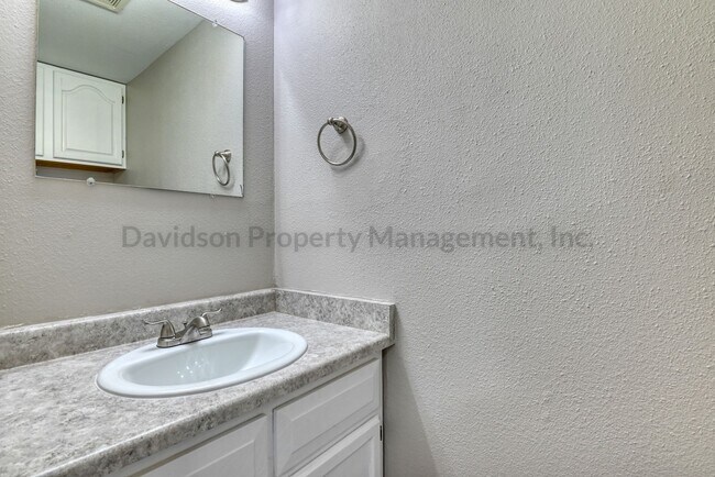 Foto del edificio - 6716 Mountain Top Ln