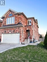 Building Photo - 47 Aikenhead Ave