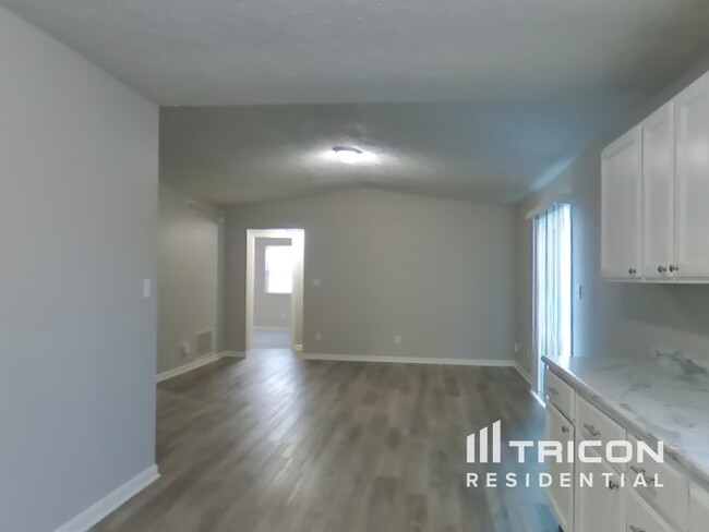 Foto del edificio - 5690 Abercromby Cir