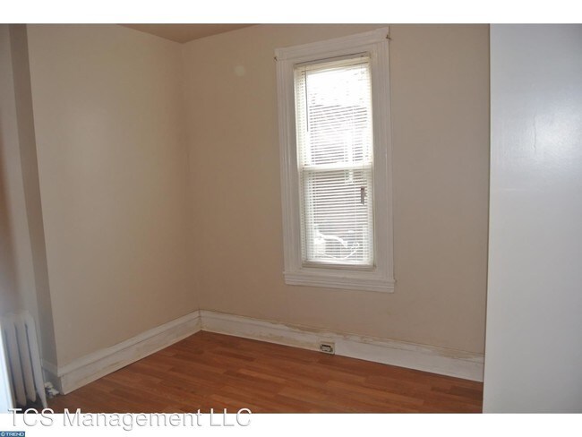 Building Photo - 1422 N Wanamaker St