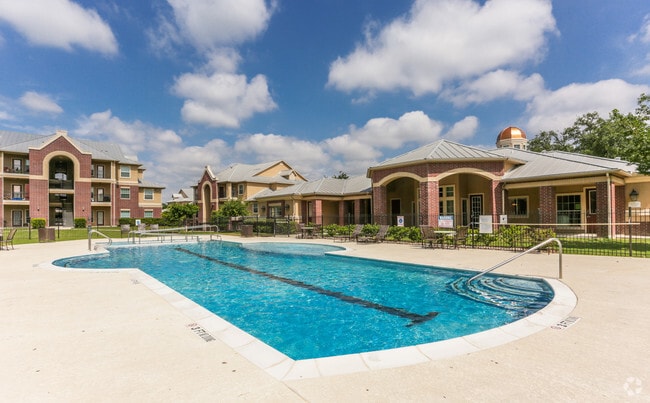 Swimming Pool - Woodlawn Ranch Apartments