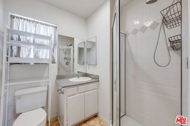 Foto del edificio - 10924 Bloomfield St