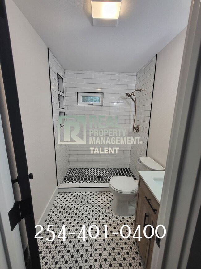 Building Photo - Coming in JULY!! Newly Remodeled 3-Bedroom...