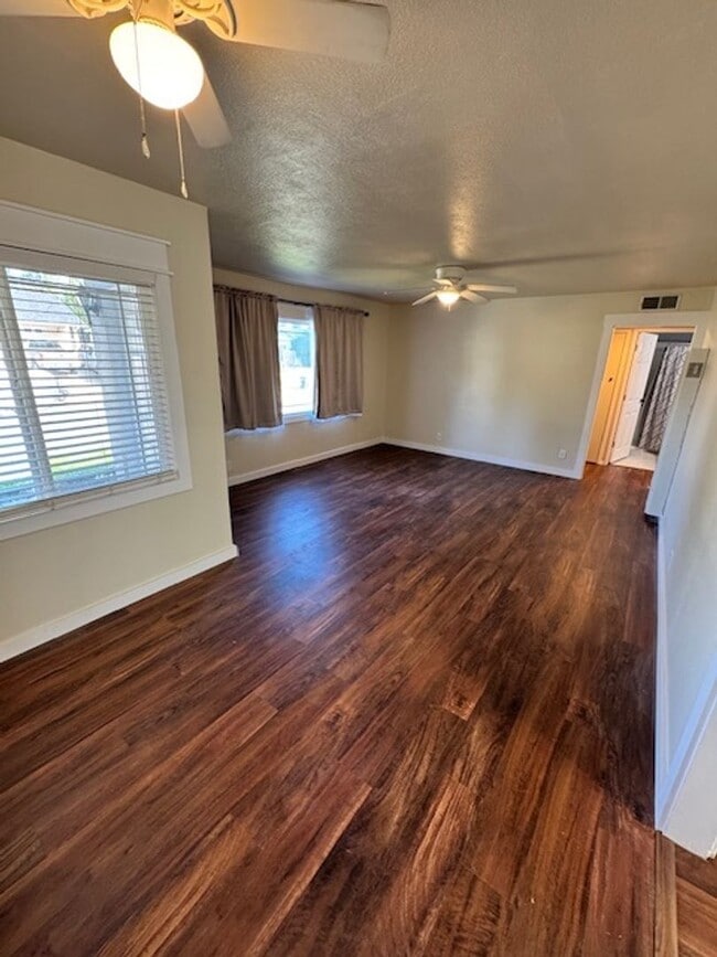 Building Photo - Recently Remodeled Home