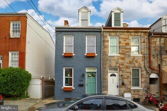 Building Photo - 504 Poplar St