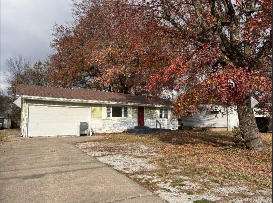 Foto principal - Great East side location 2 bedroom 1 bath