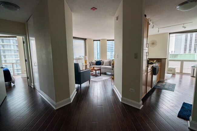 Foto del edificio - 222 N Columbus Dr