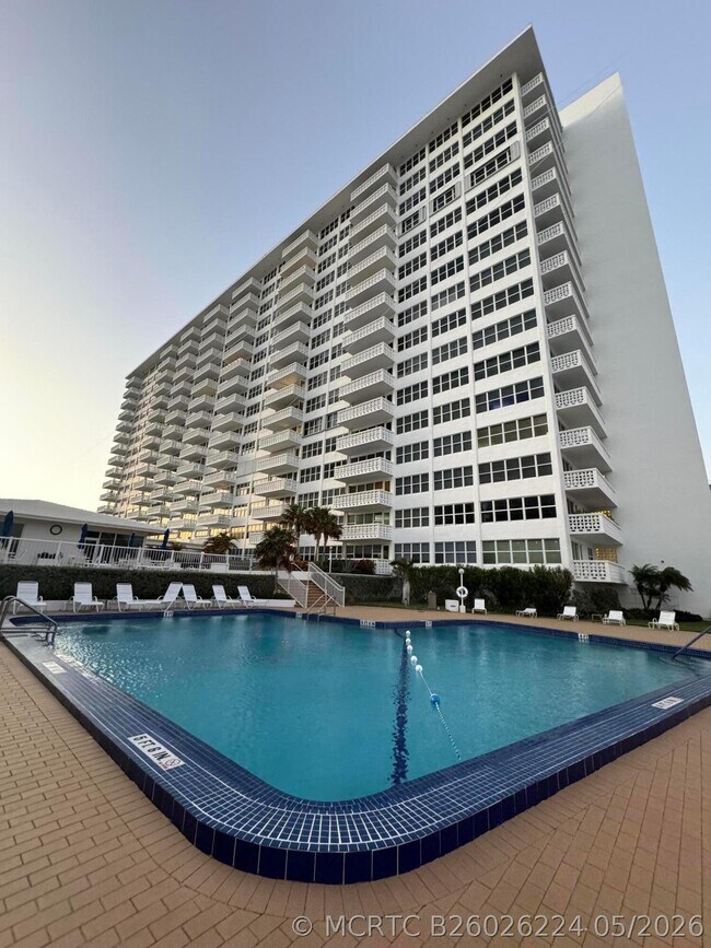 Foto del edificio - 4010 Galt Ocean Dr