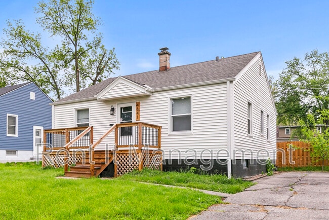 Building Photo - 4841 Pierce St.