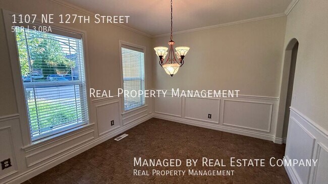 Foto del edificio - 1107 NE 127th St