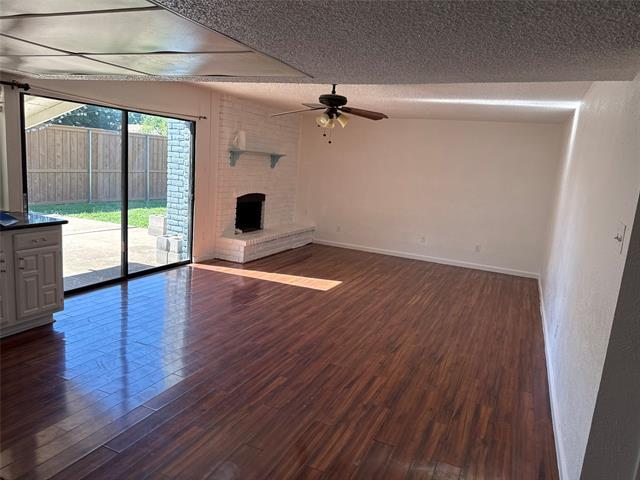 Foto del edificio - 4201 Longstraw Dr