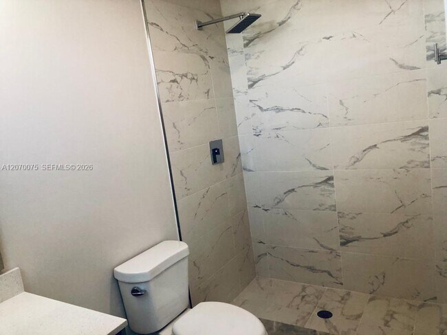 Foto del edificio - 2505 NE 193rd St
