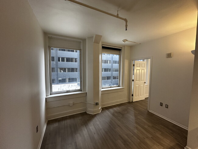 Building Photo - GREAT CONDO for rent in the Midland Lofts!