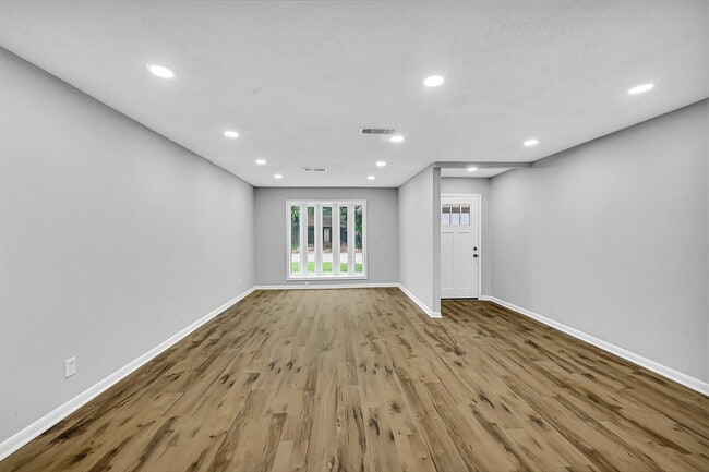 Foto del edificio - 1304 Sage Dr