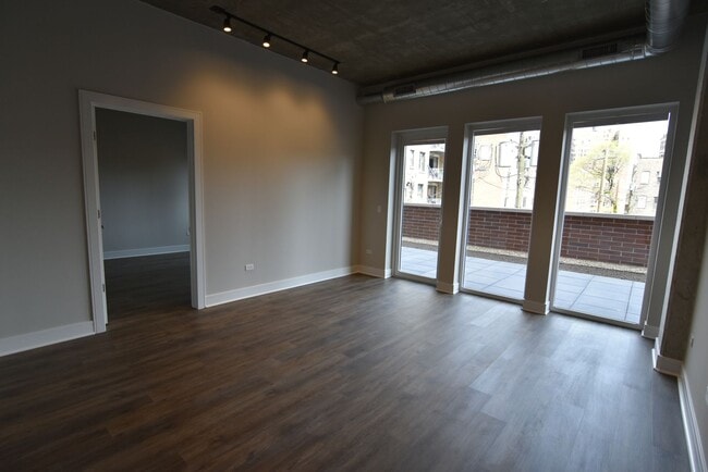 Building Photo - 3832 N Broadway St