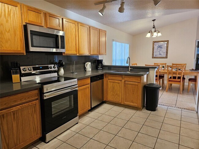 Foto del edificio - 297 Blue Jay Way